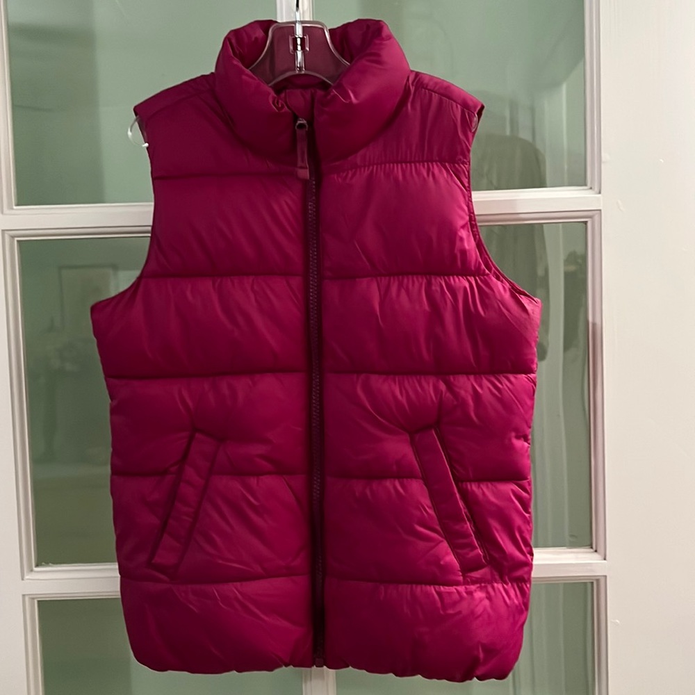 Girl’s puffer vest, size 8